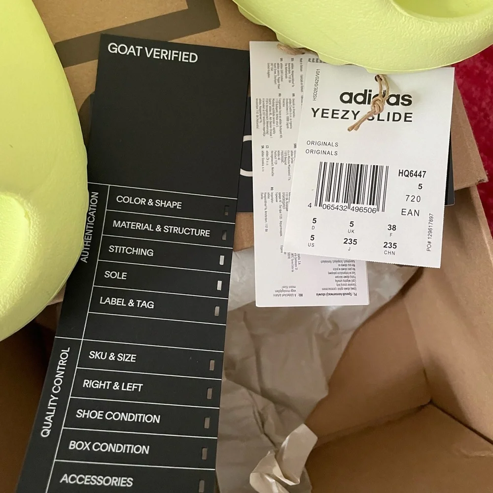 EUC sz 5 adidas YZY Yeezy Slides Glow Green